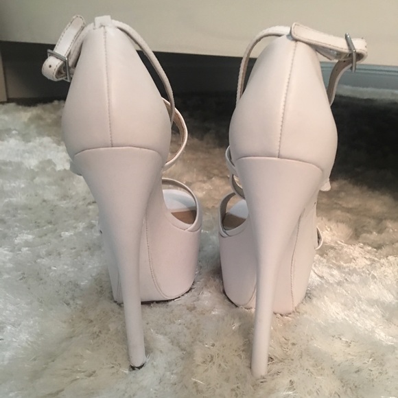 ◽️ NEW WHITE STILETTOS ◽️ - Picture 4 of 7